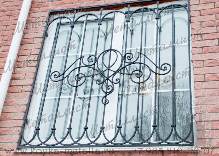 Кованые решетки на окна по инд. эскизу