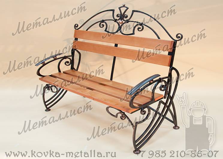 Садовые скамейки и кресла