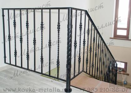 Oblegchennyj Risunok Kovanyh Peril Lestnicy S Kovanymi Balyasinami
