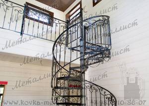 Винтовая кованая лестница