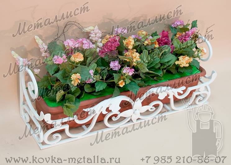 Кованые цветочницы под окно - кронштейны для ящиков - 8