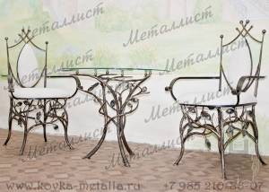 Кованый стол и стулья